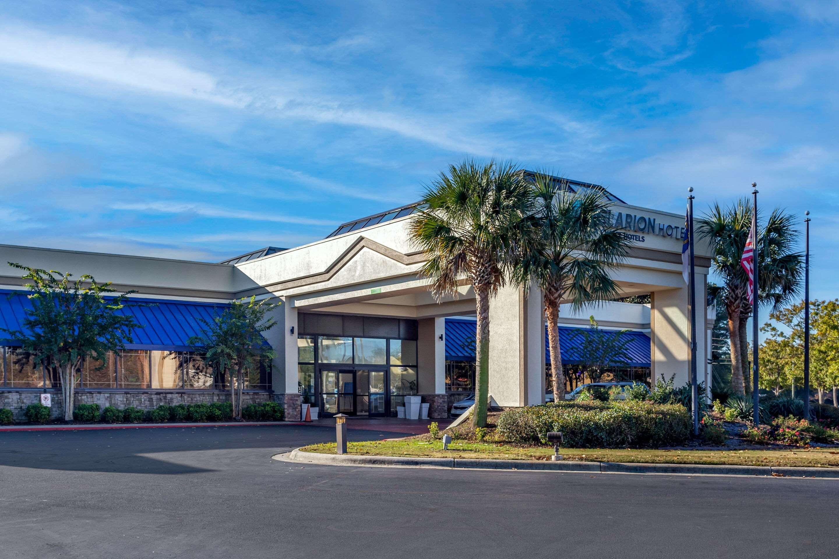 Clarion Hotel Fayetteville Exterior foto